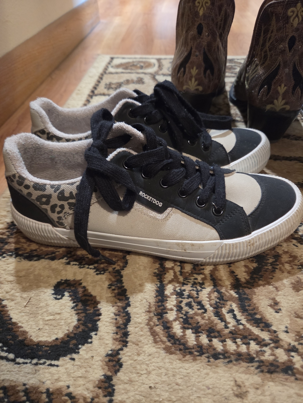Rocket Dog Women's Black, Cream & Leopard Print Sneakers